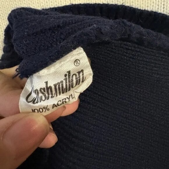 Cashmilon size Large, Navy and Cream Striped Sweater with zippered shoulders - Picture 2 of 7